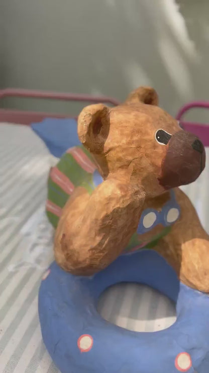 Figurita de Oso de Papel Maché Vintage: Escultura de Arte Popular Náutico de los Años 1980